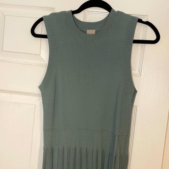 H&M Top olove color size L - Picture 1 of 3